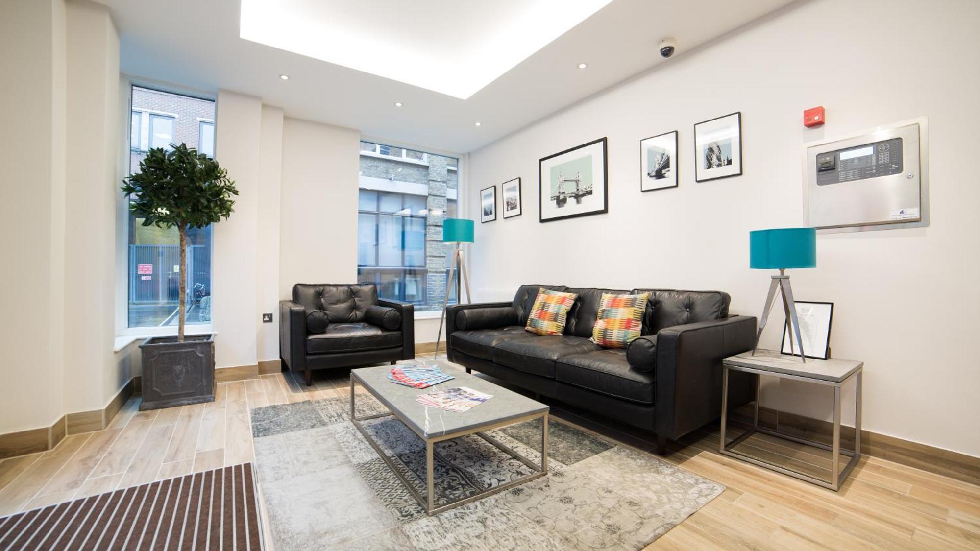 Barbican Serviced Apartments By Lovelystay Londra Esterno foto