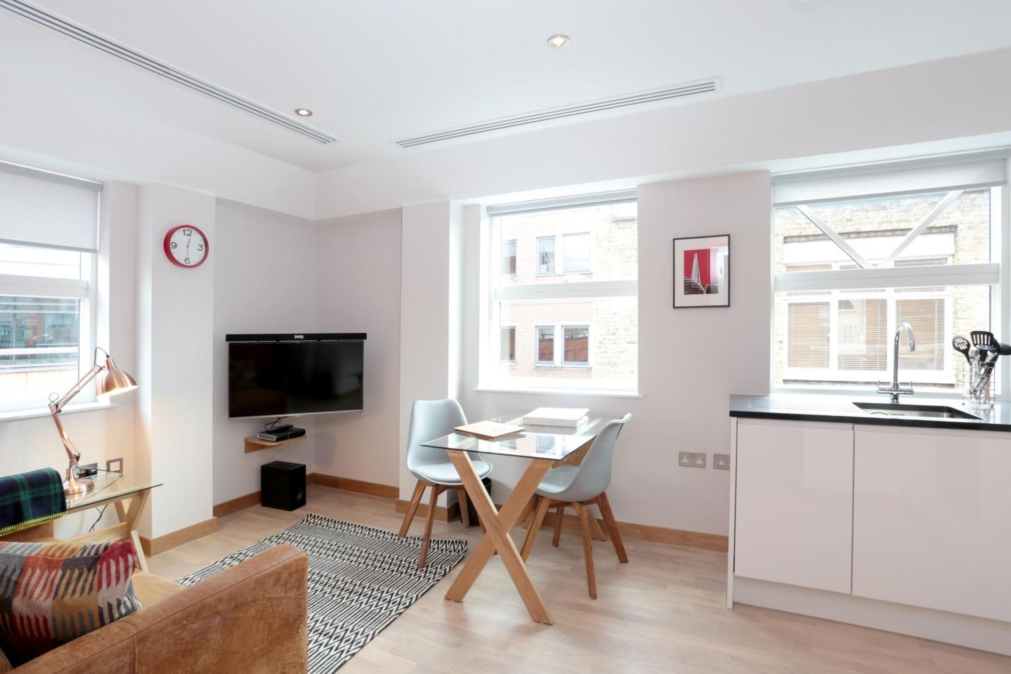 Barbican Serviced Apartments By Lovelystay Londra Esterno foto