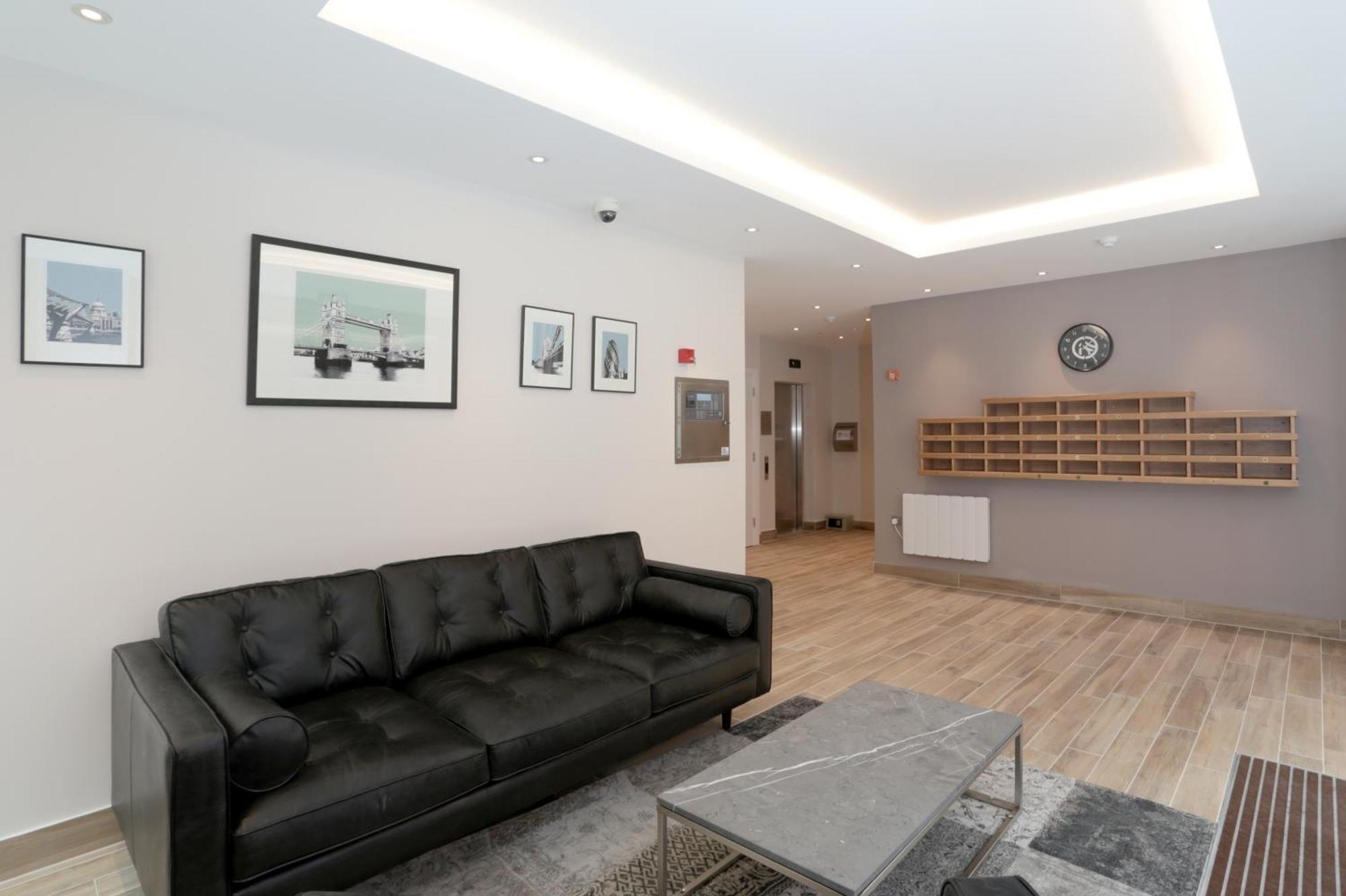 Barbican Serviced Apartments By Lovelystay Londra Esterno foto