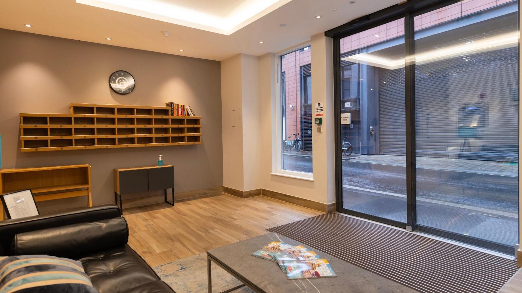 Barbican Serviced Apartments By Lovelystay Londra Esterno foto