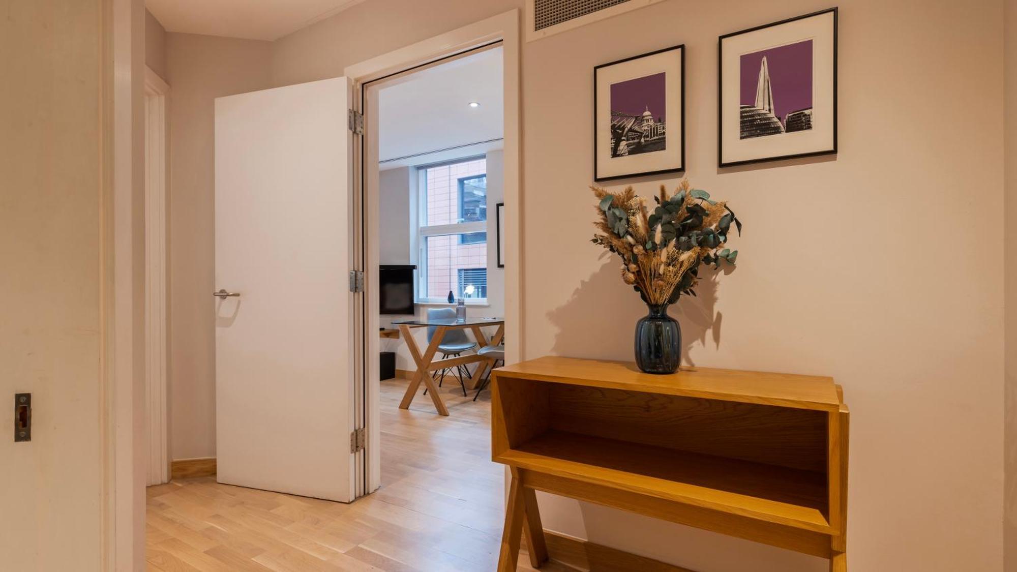 Barbican Serviced Apartments By Lovelystay Londra Esterno foto