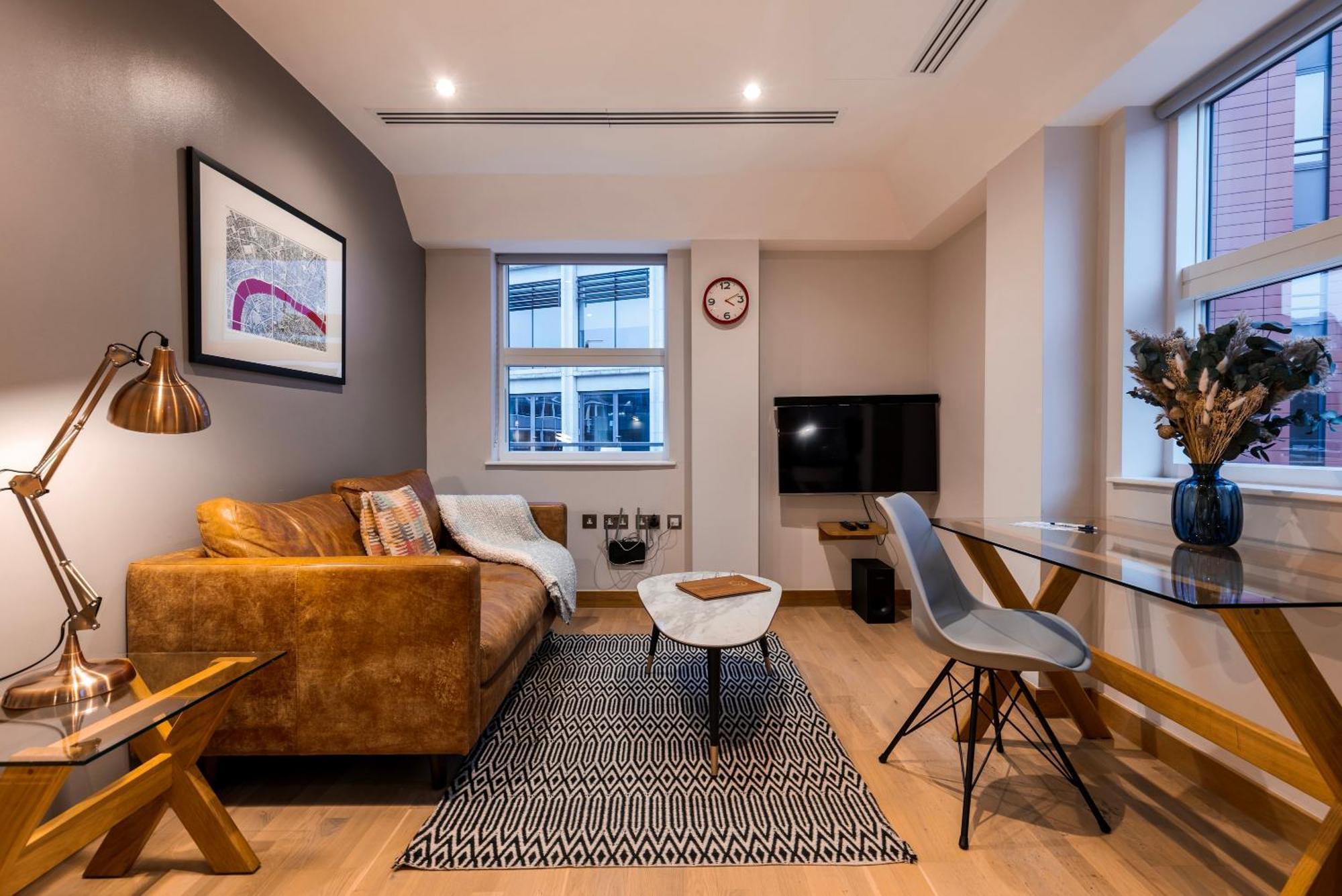 Barbican Serviced Apartments By Lovelystay Londra Esterno foto