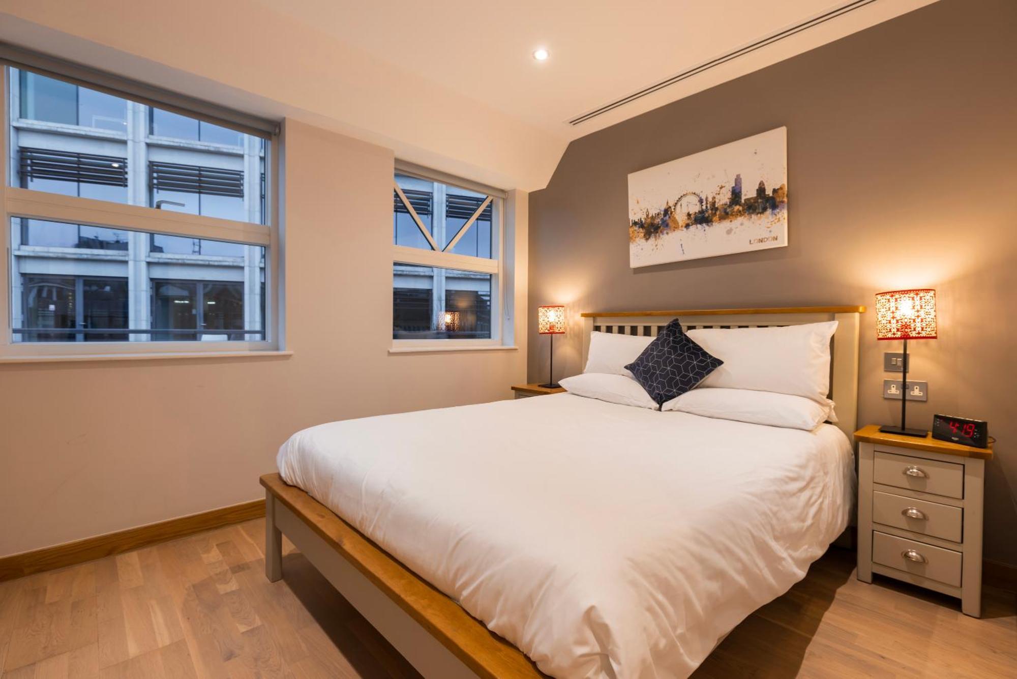 Barbican Serviced Apartments By Lovelystay Londra Esterno foto