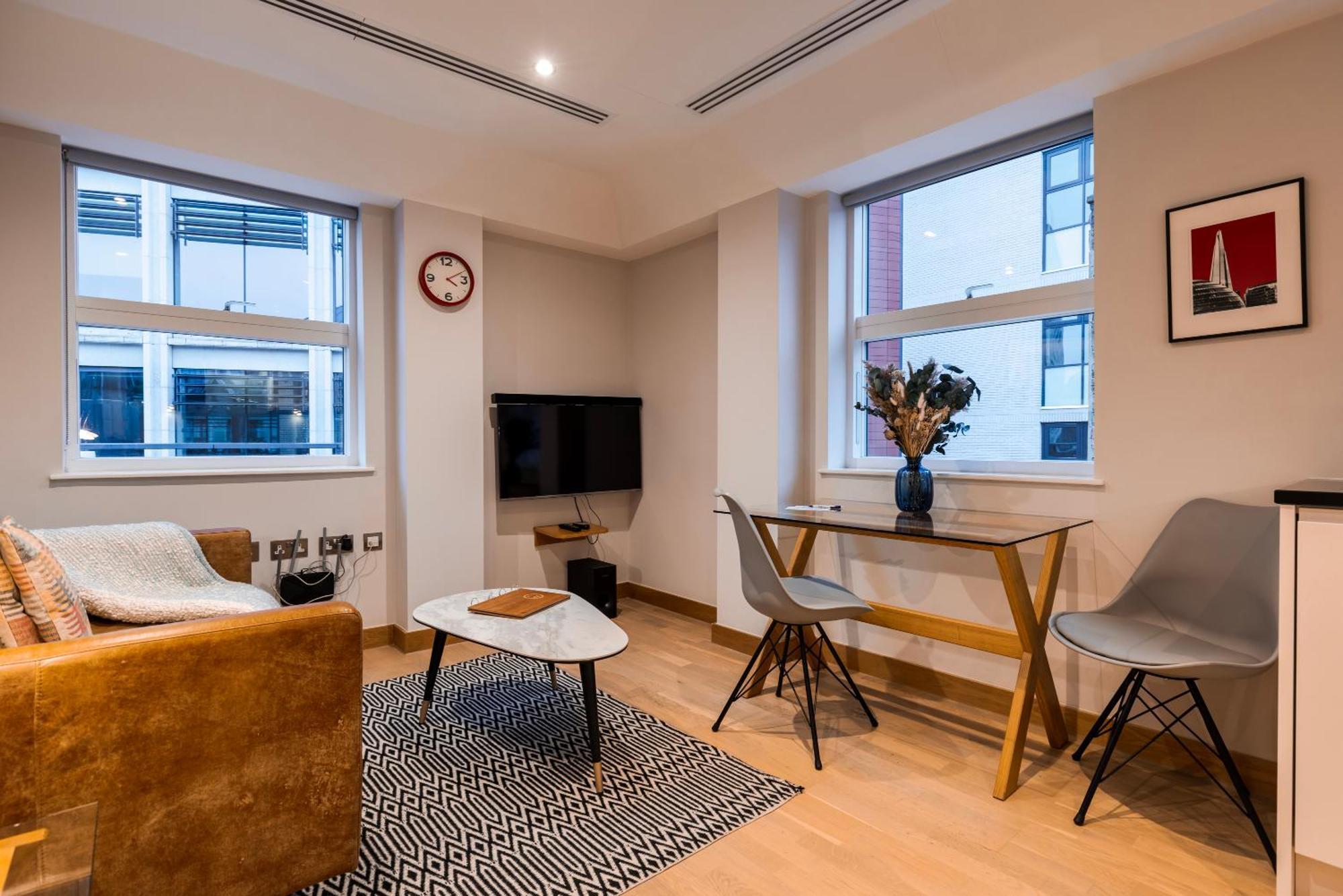 Barbican Serviced Apartments By Lovelystay Londra Esterno foto