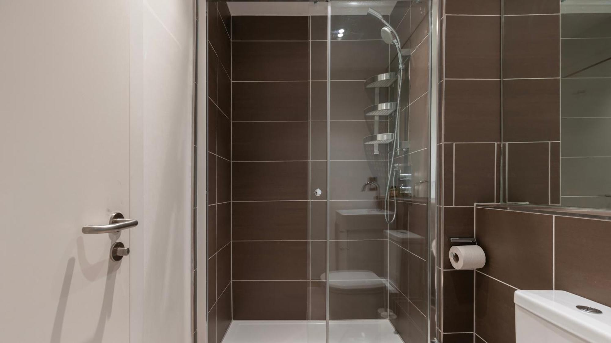 Barbican Serviced Apartments By Lovelystay Londra Esterno foto