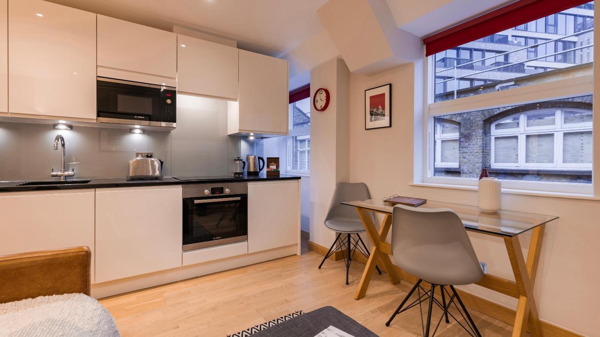 Barbican Serviced Apartments By Lovelystay Londra Esterno foto