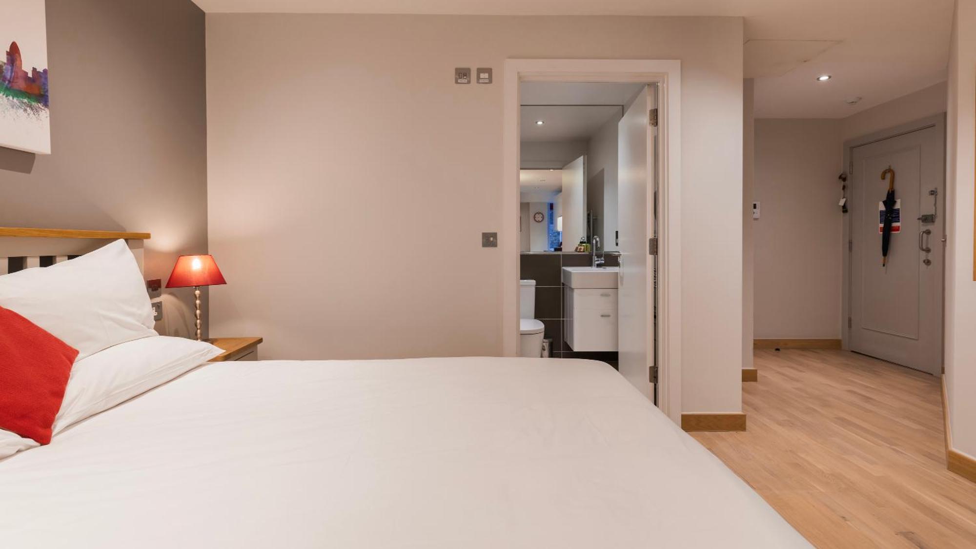 Barbican Serviced Apartments By Lovelystay Londra Esterno foto